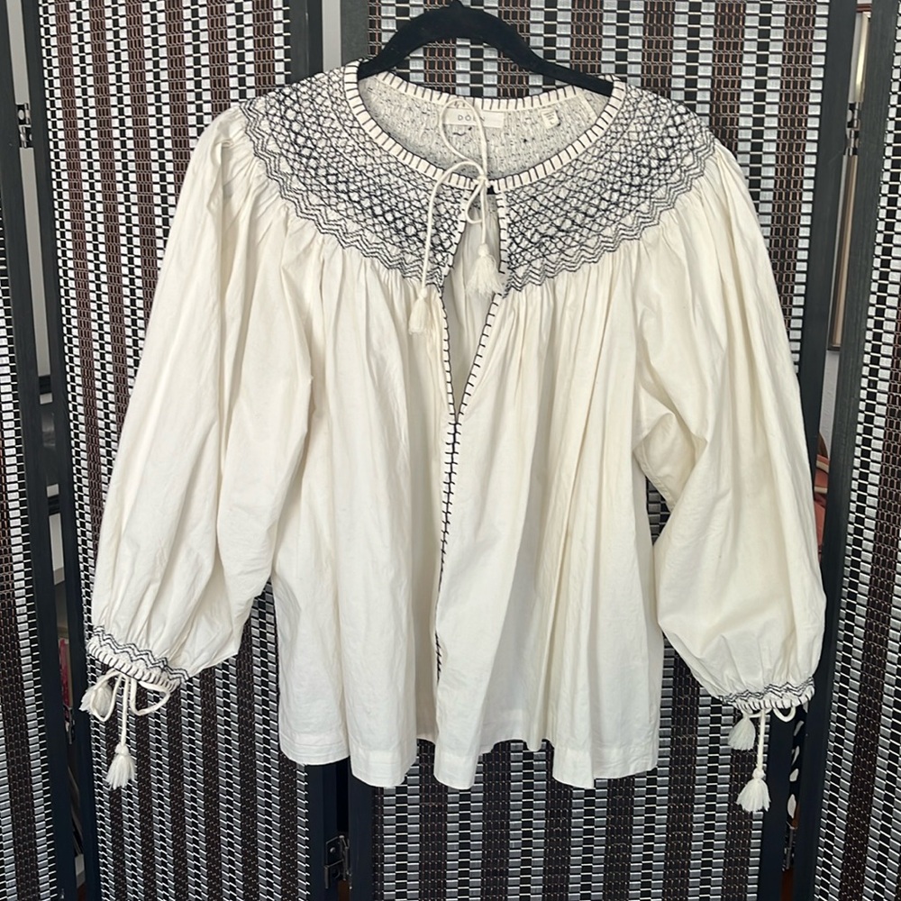 Doen Smocked Neck Poet Top with Tie Sleeves, L, Like new!